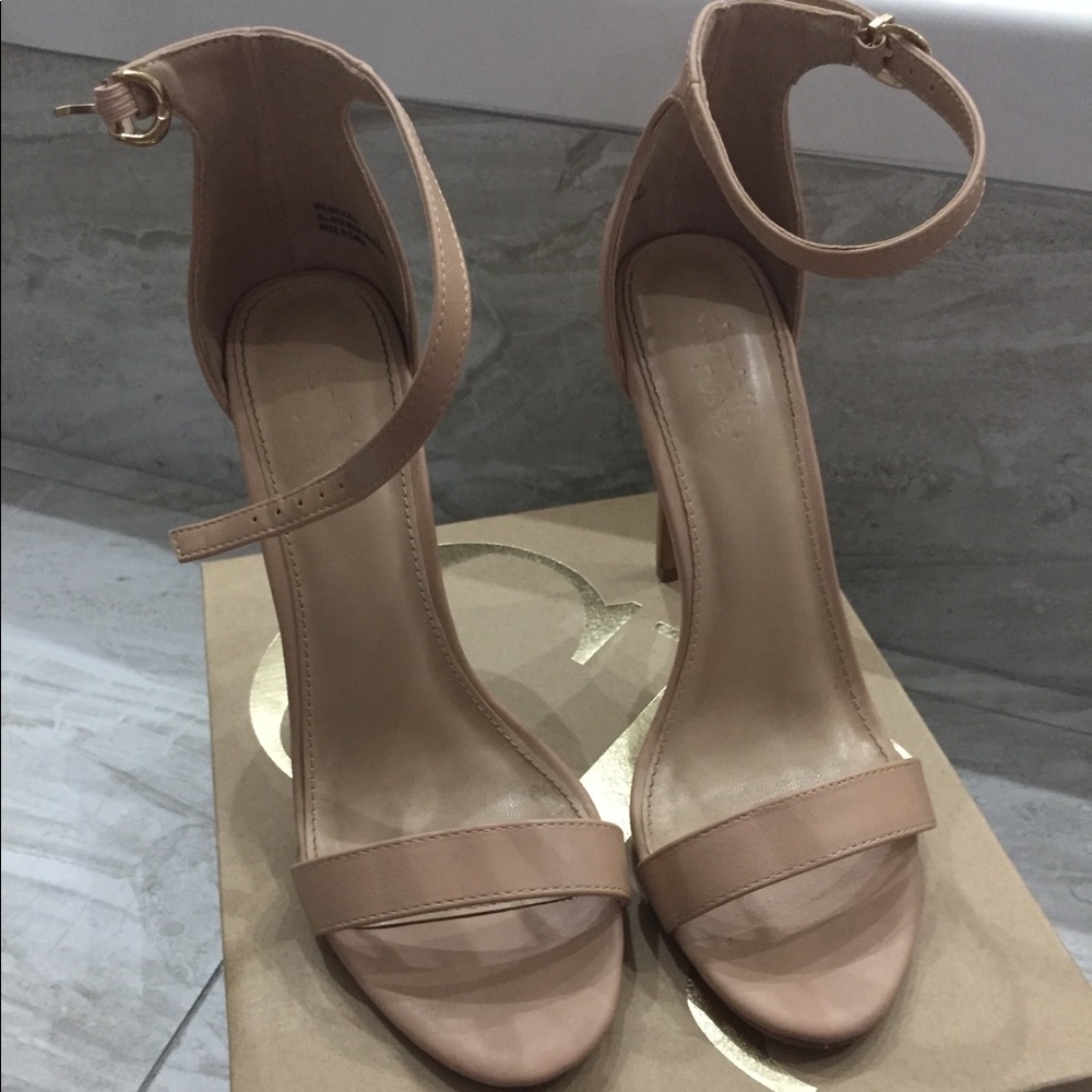 Beautiful heel use Once